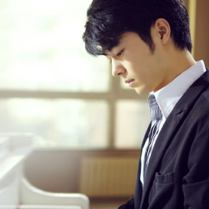 丰满少妇白嫩的胴体
